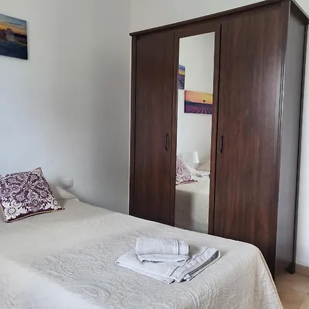 & Pool * 科拉雷侯