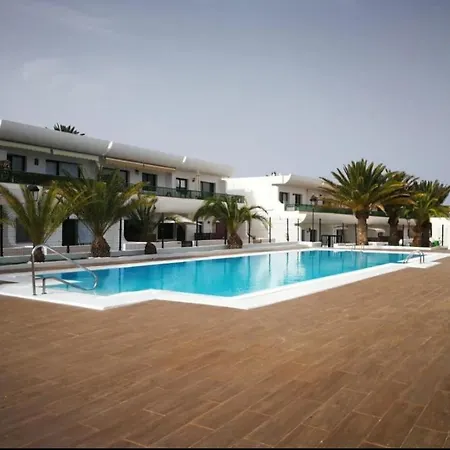 & Pool شقة *