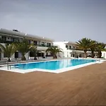 & Pool Lägenhet *